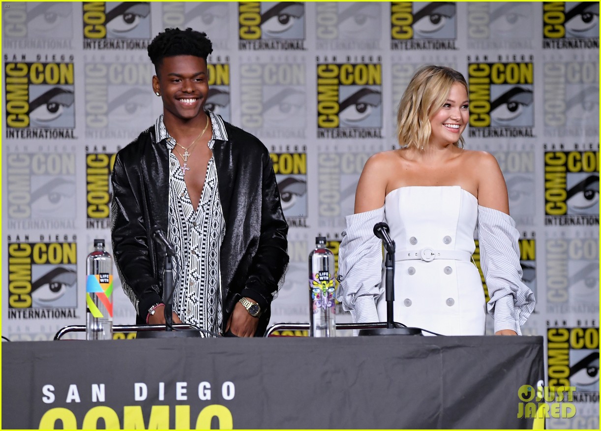 Olivia Holt Comic Con Wallpapers