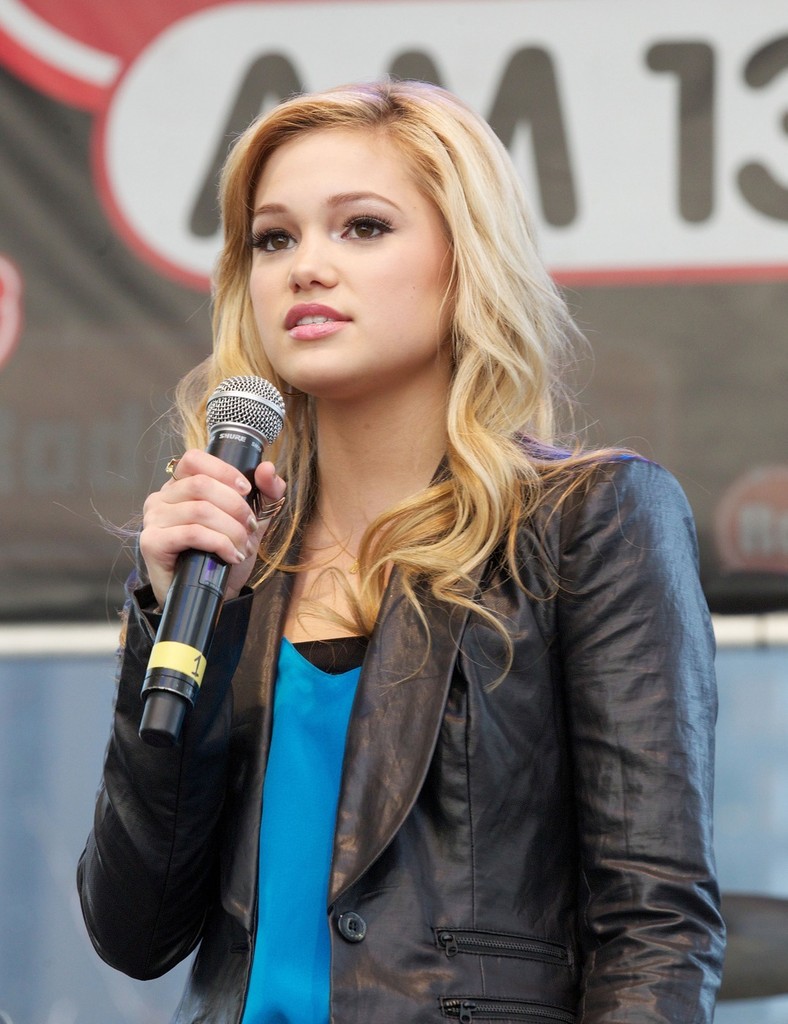 Olivia Holt HD Actress 2021 Wallpapers