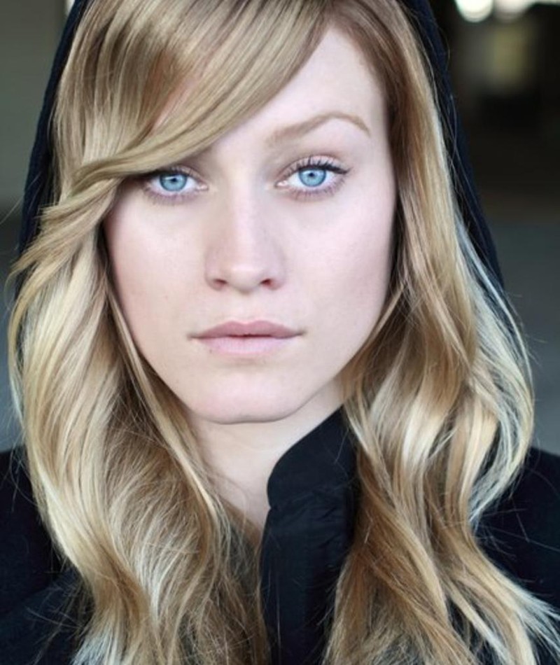 Olivia Taylor Dudley The Magicians Actress Wallpapers