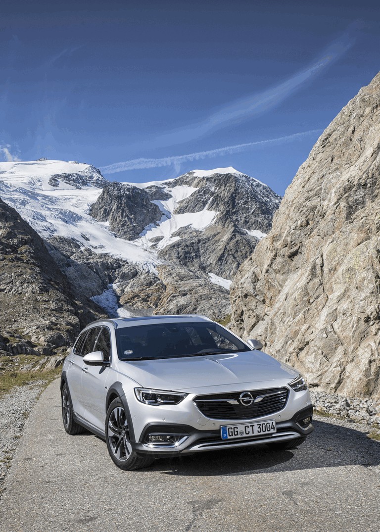 Opel Insignia Country Tourer Wallpapers