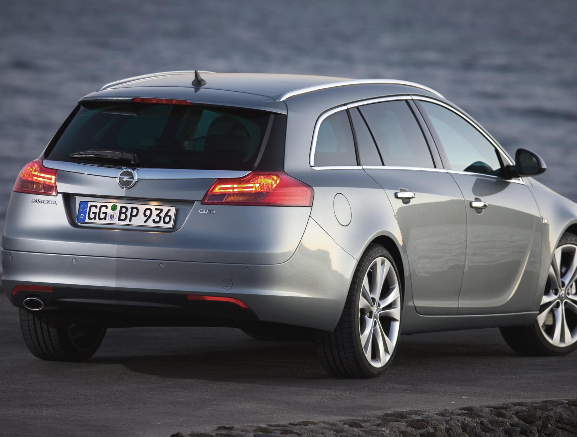 Opel Insignia Country Tourer Wallpapers