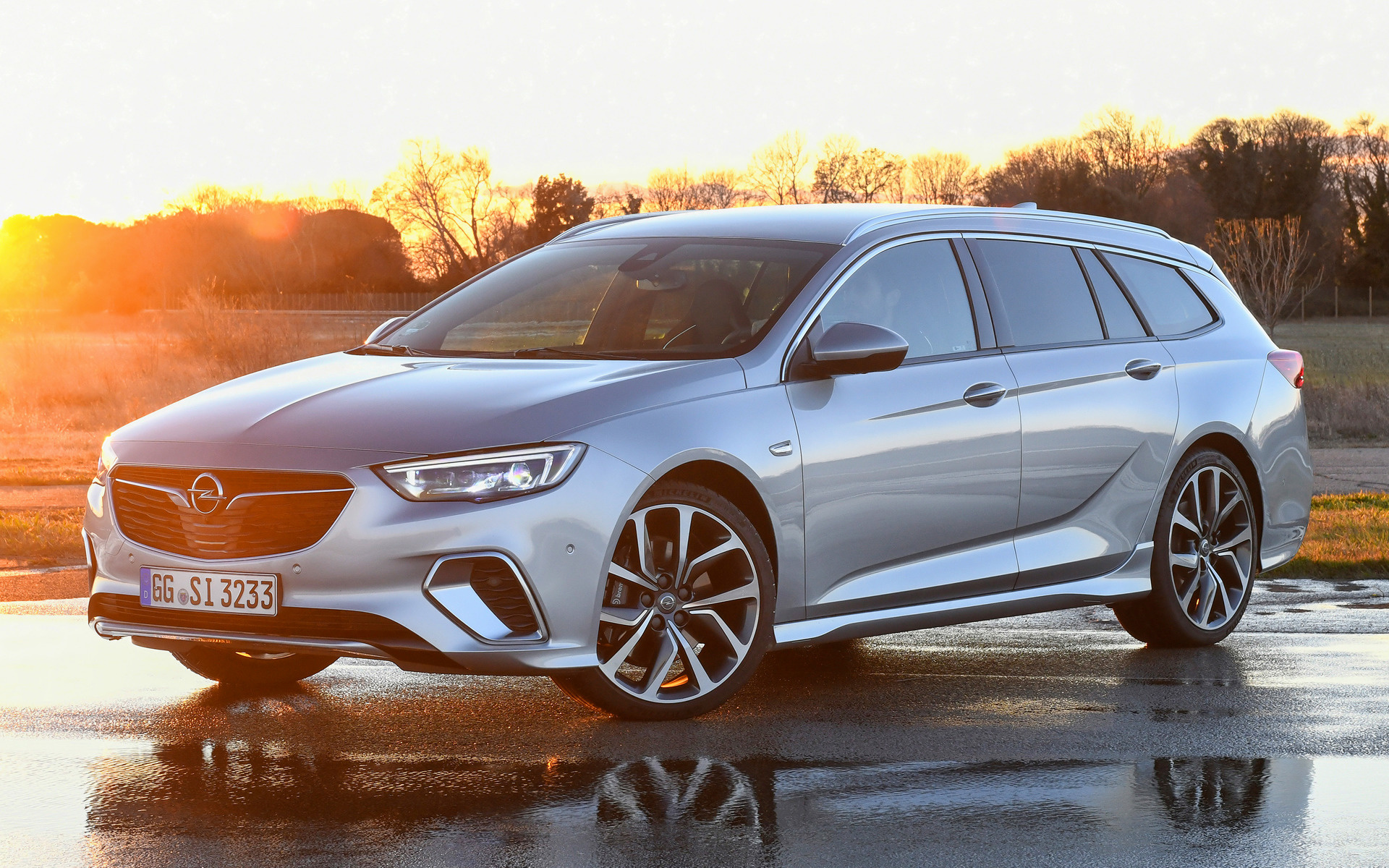 Opel Insignia Sports Tourer Wallpapers