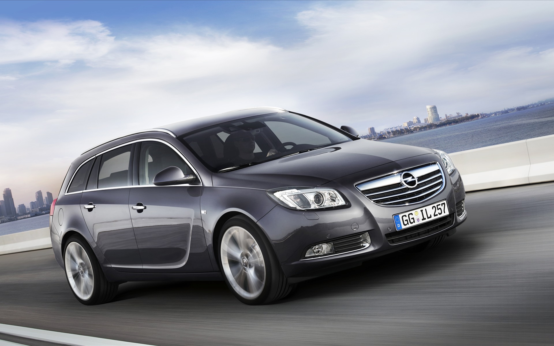 Opel Insignia Sports Tourer Wallpapers