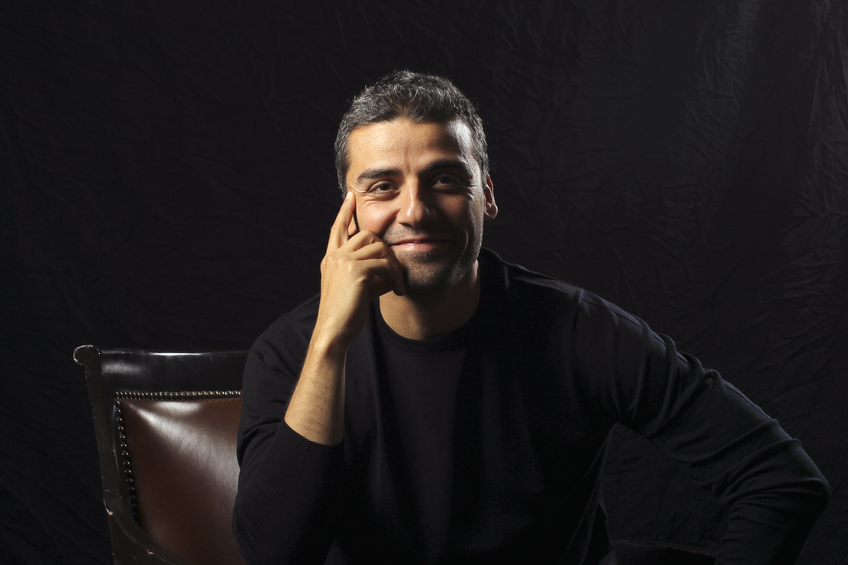 Oscar Isaac Wallpapers