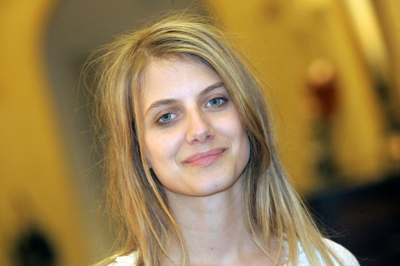 Oxygen Melanie Laurent Movie Wallpapers