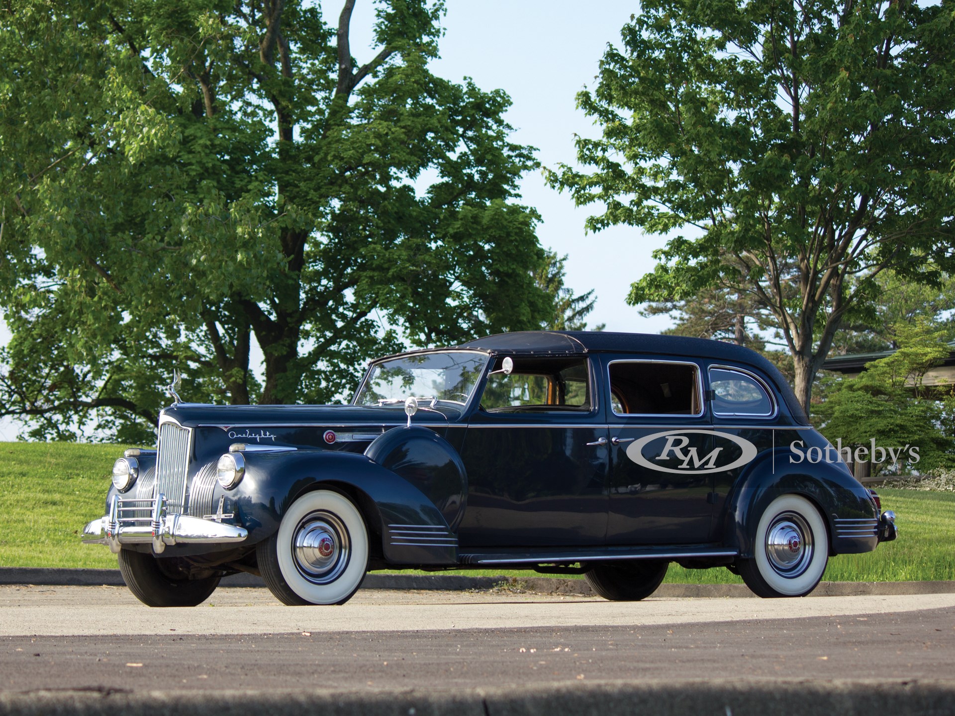 Packard Deluxe Eight All-Weather Town Car Wallpapers