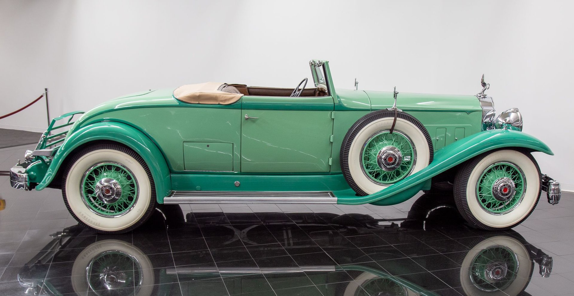 Packard Deluxe Eight Roadster Wallpapers