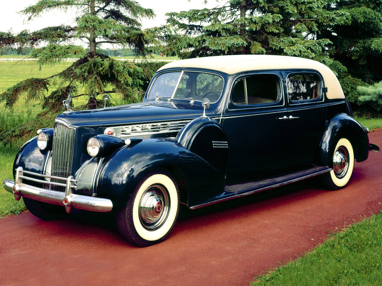 Packard Eight Wallpapers