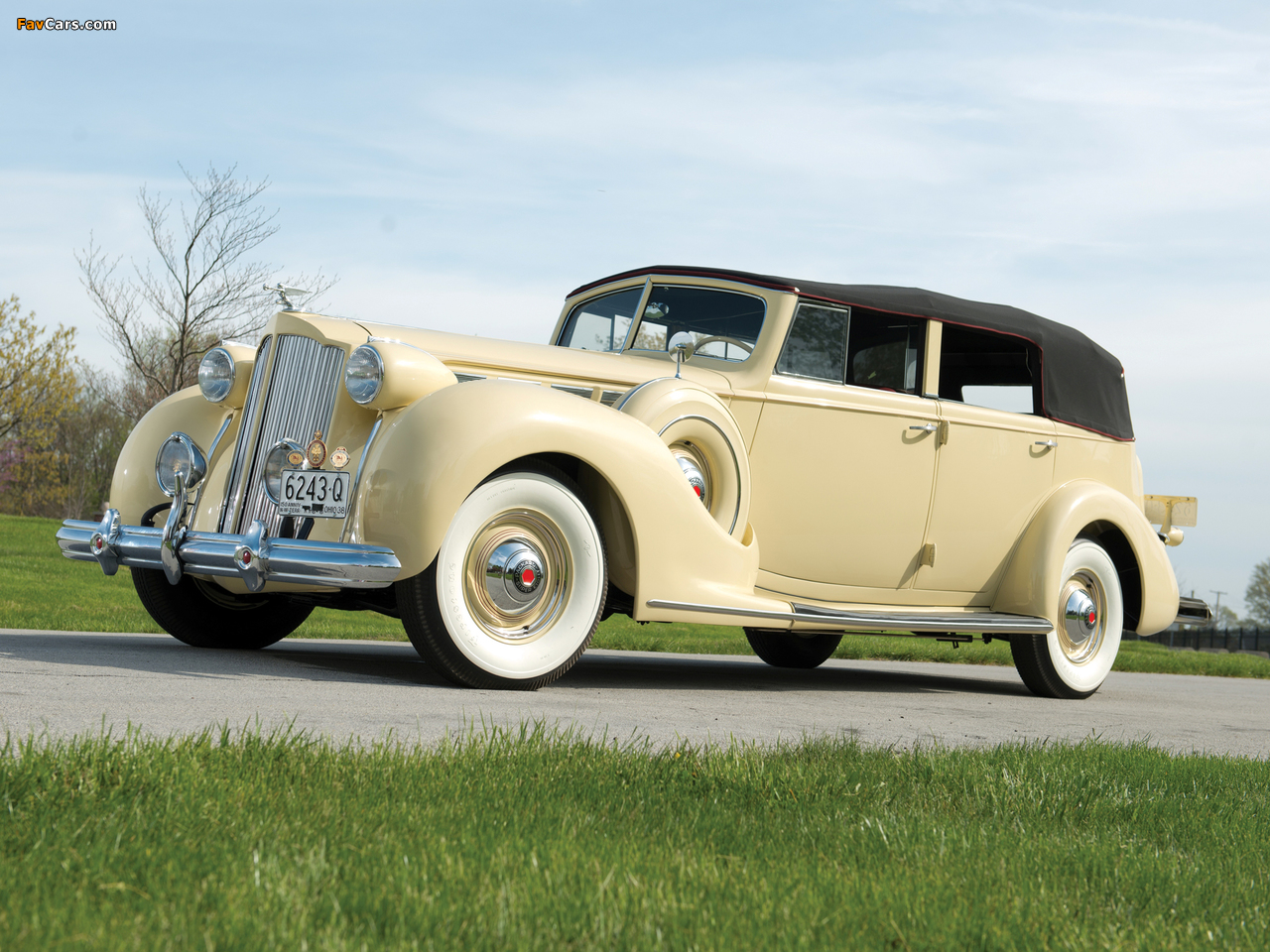 Packard Super Eight Convertible Sedan Wallpapers