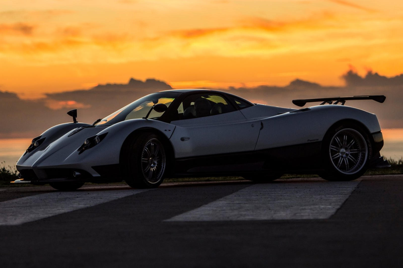 Pagani Zonda F Wallpapers