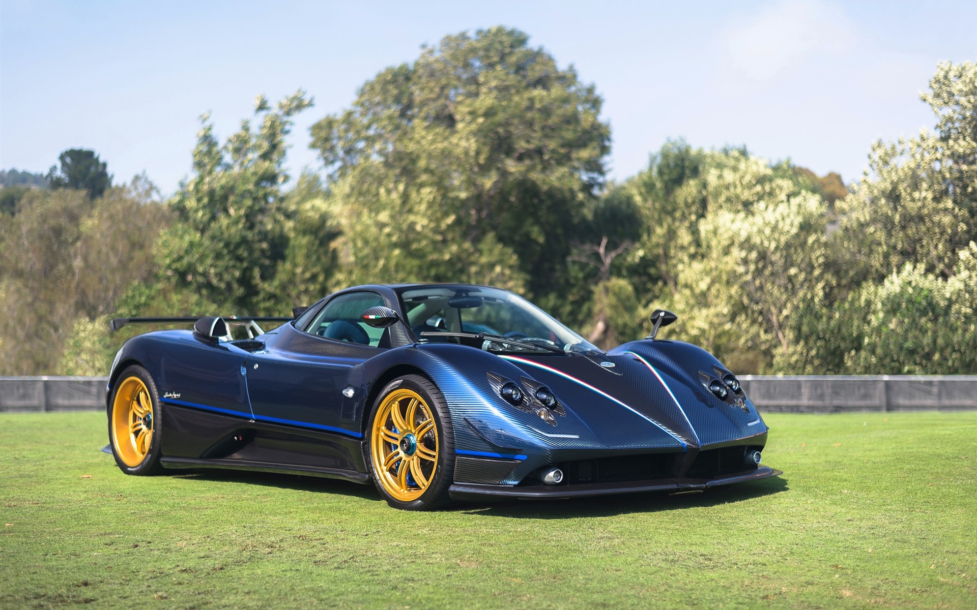 Pagani Zonda F Wallpapers