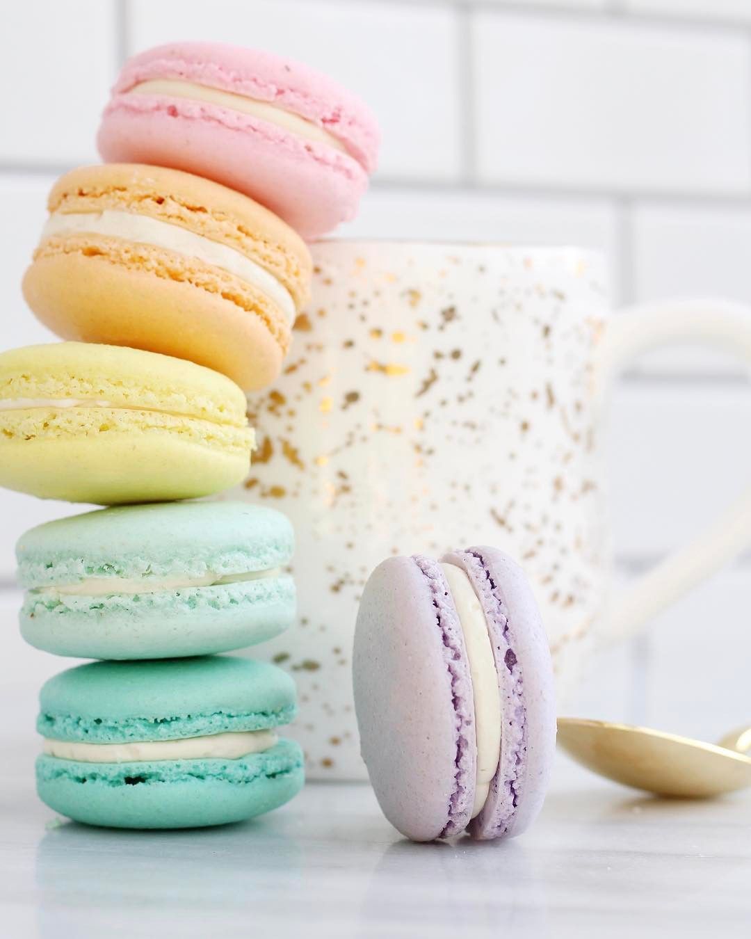 Pastel Macarons Wallpapers