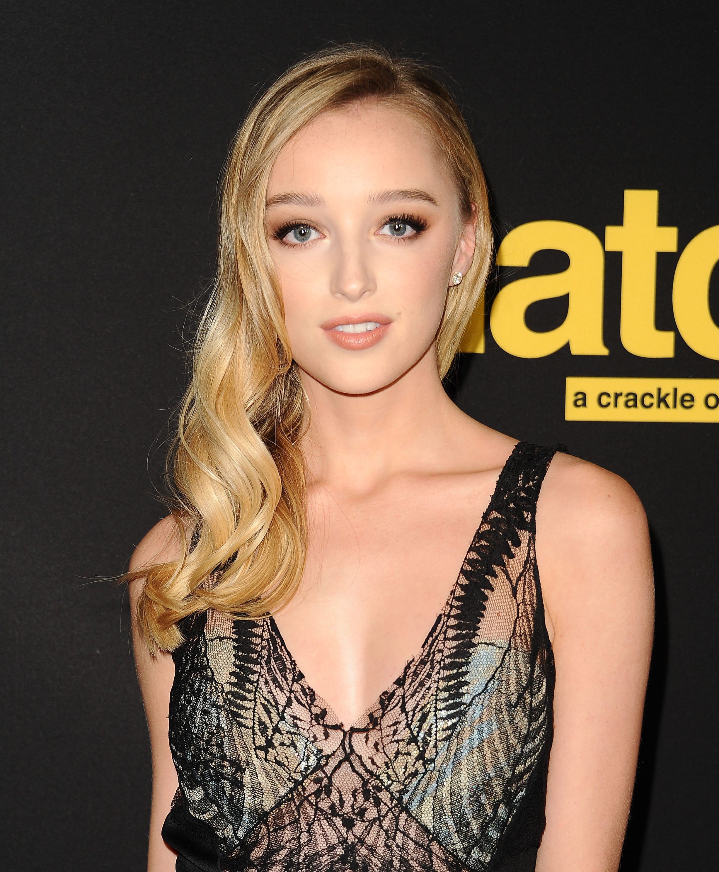 Phoebe Dynevor 2020 Wallpapers