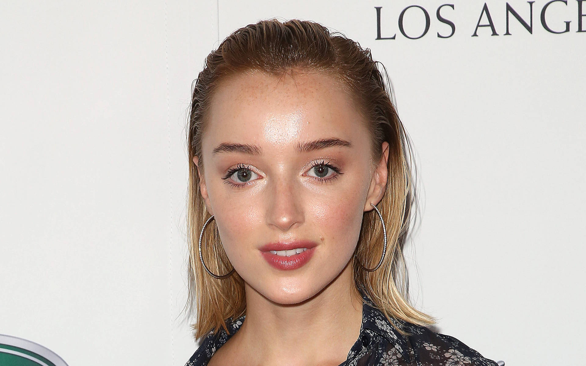 Phoebe Dynevor 2021 Wallpapers