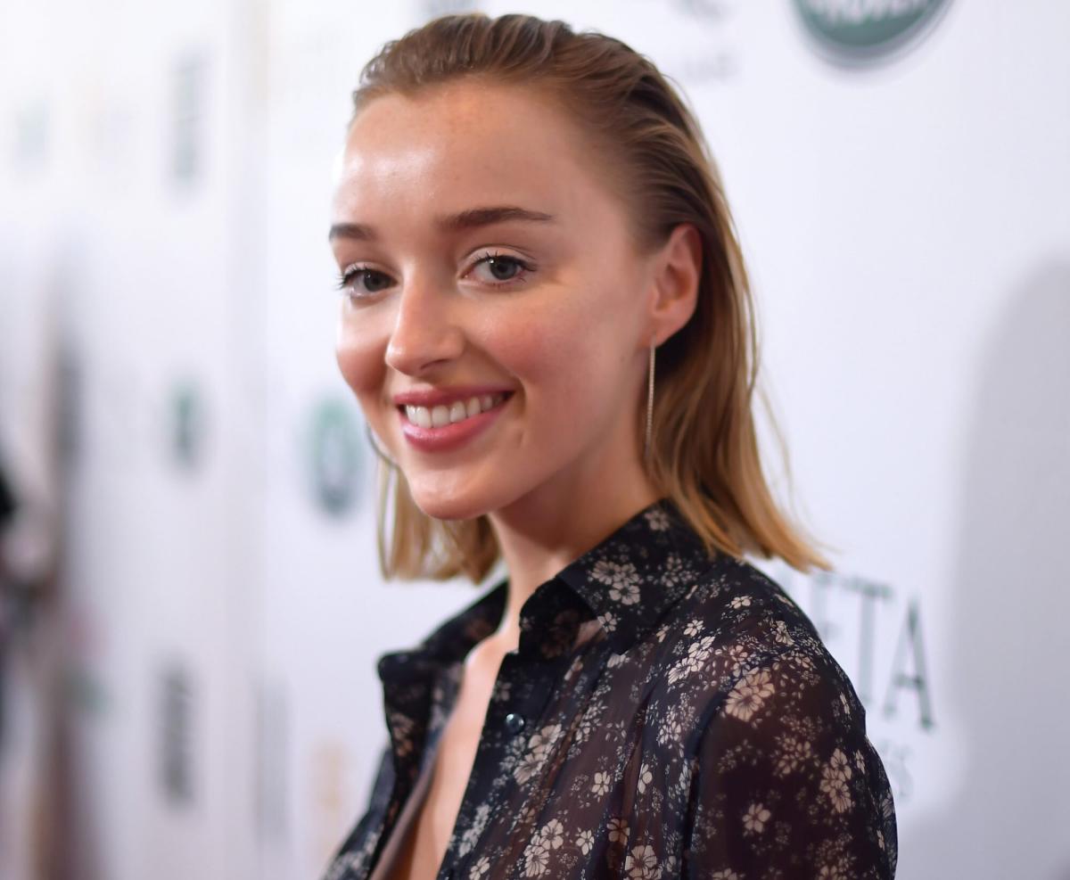 Phoebe Dynevor Actress 2021 Wallpapers