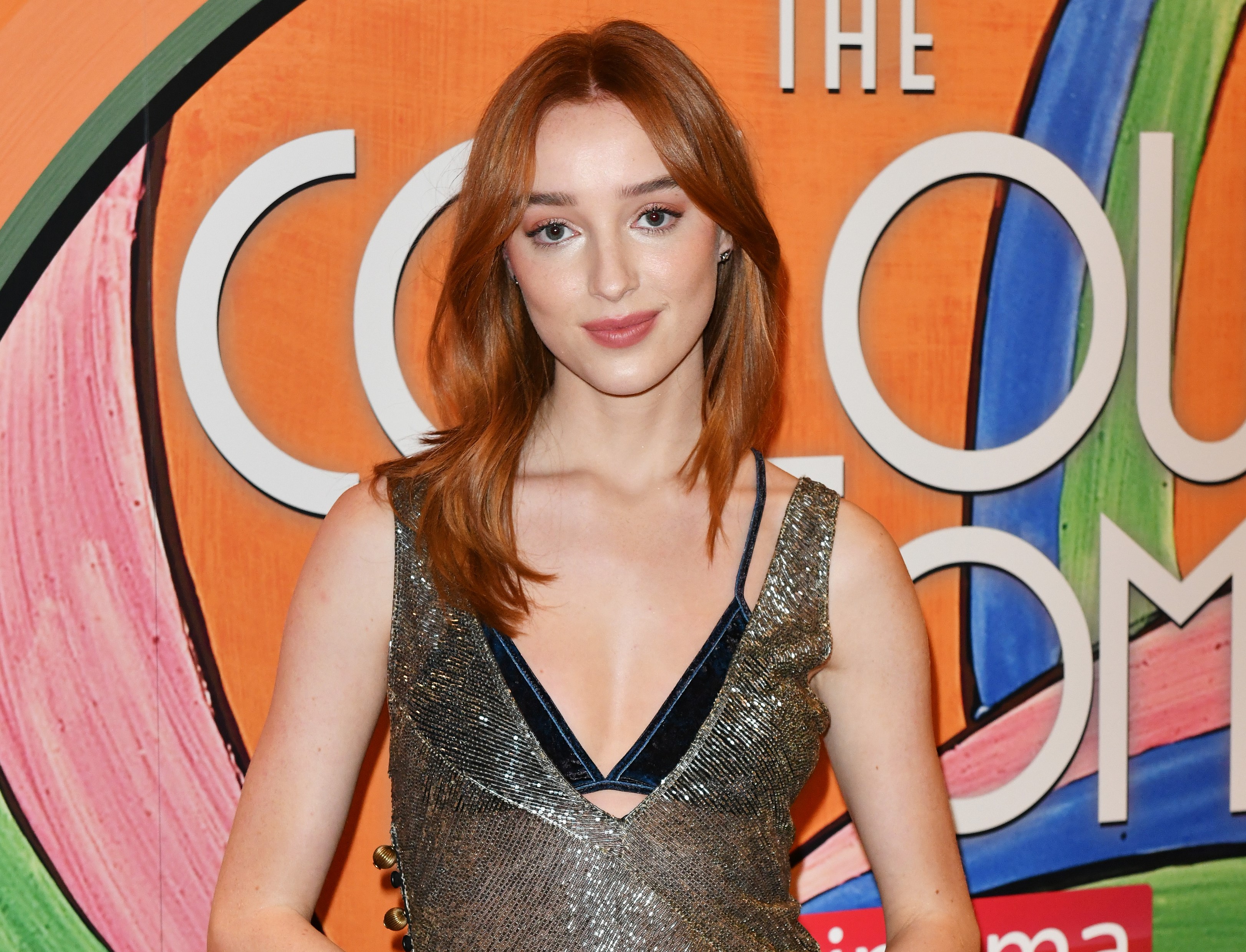 Phoebe Dynevor Actress 2021 Wallpapers