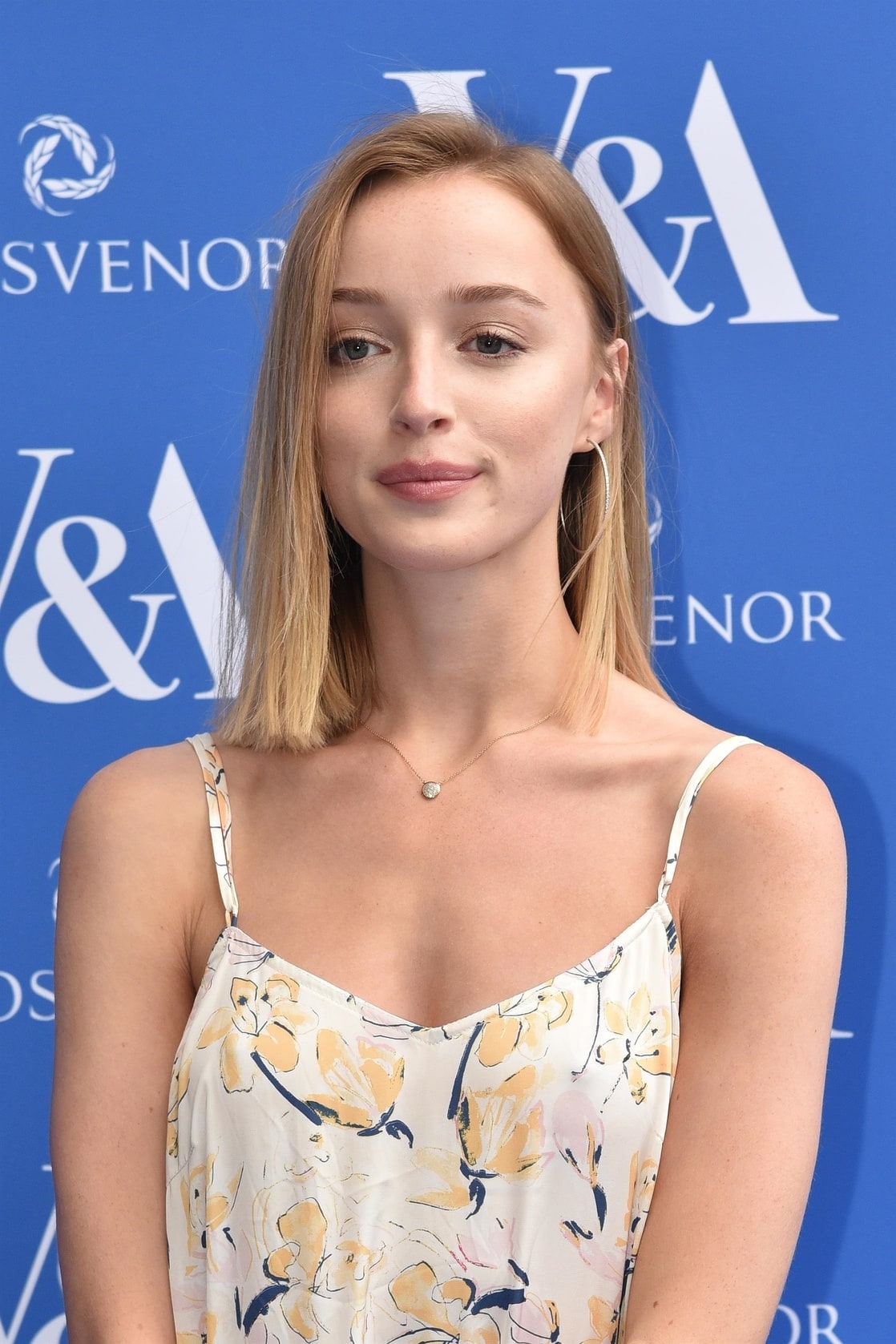 Phoebe Dynevor Wallpapers