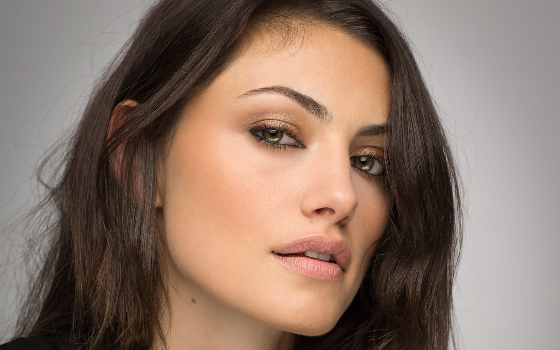 Phoebe Tonkin 2020 Wallpapers