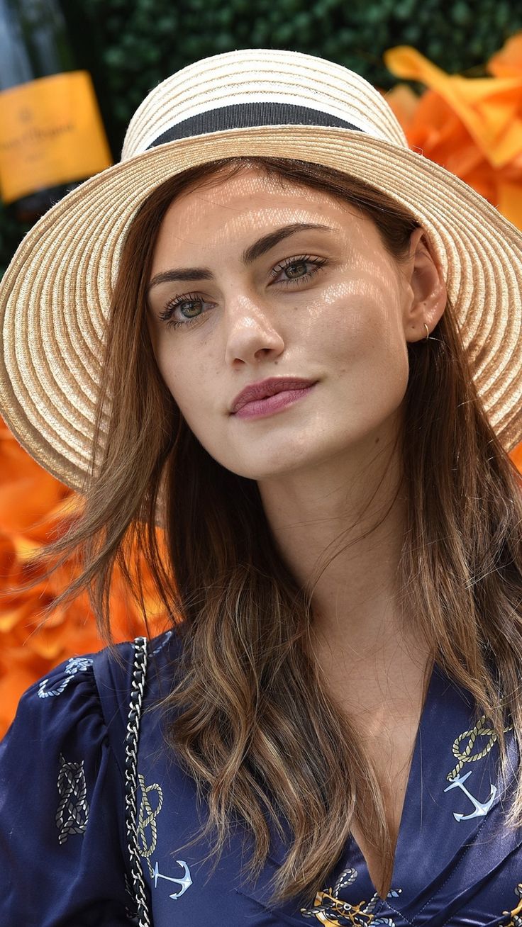 Phoebe Tonkin 2020 Wallpapers