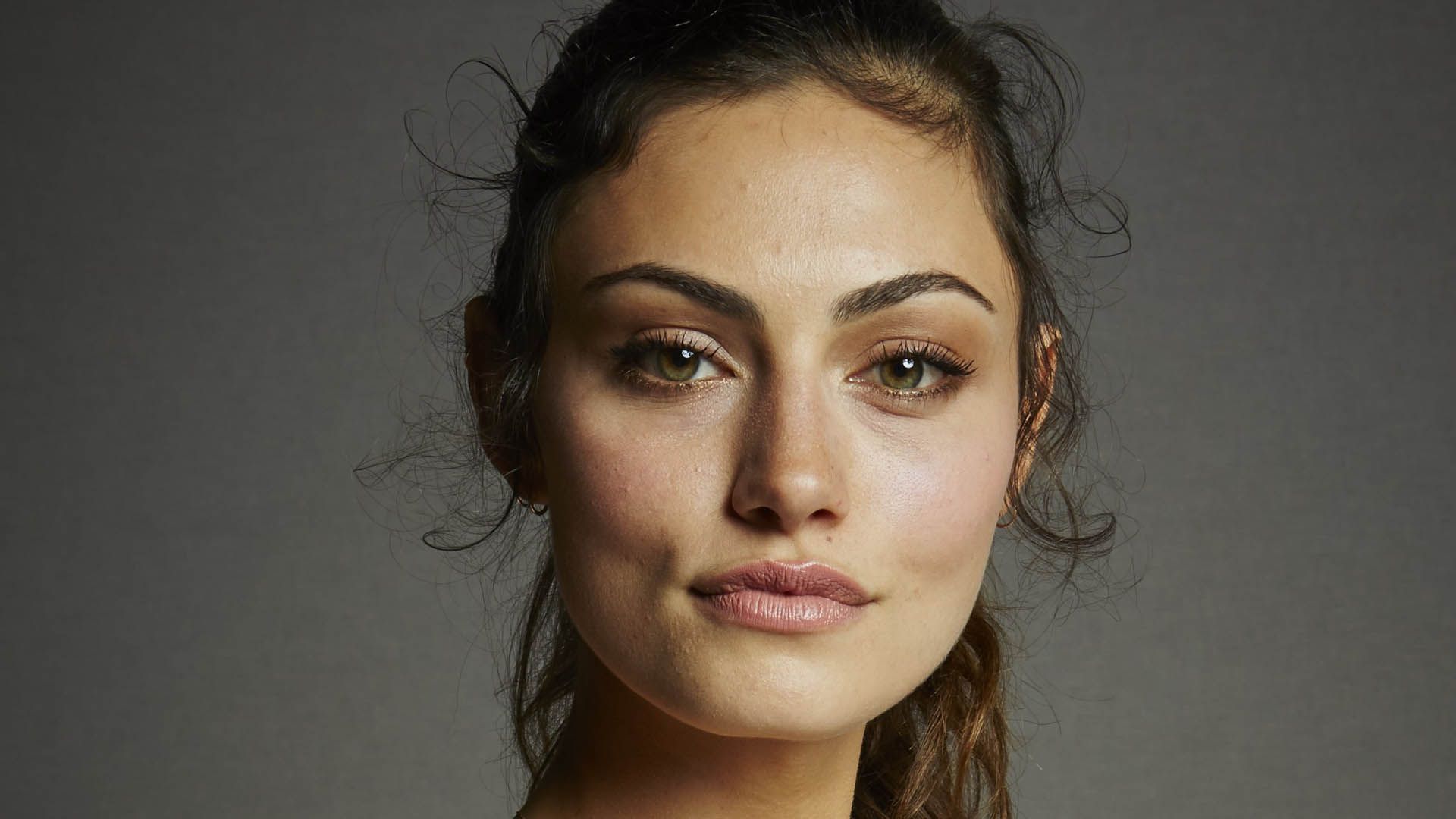 Phoebe Tonkin Australian Wallpapers