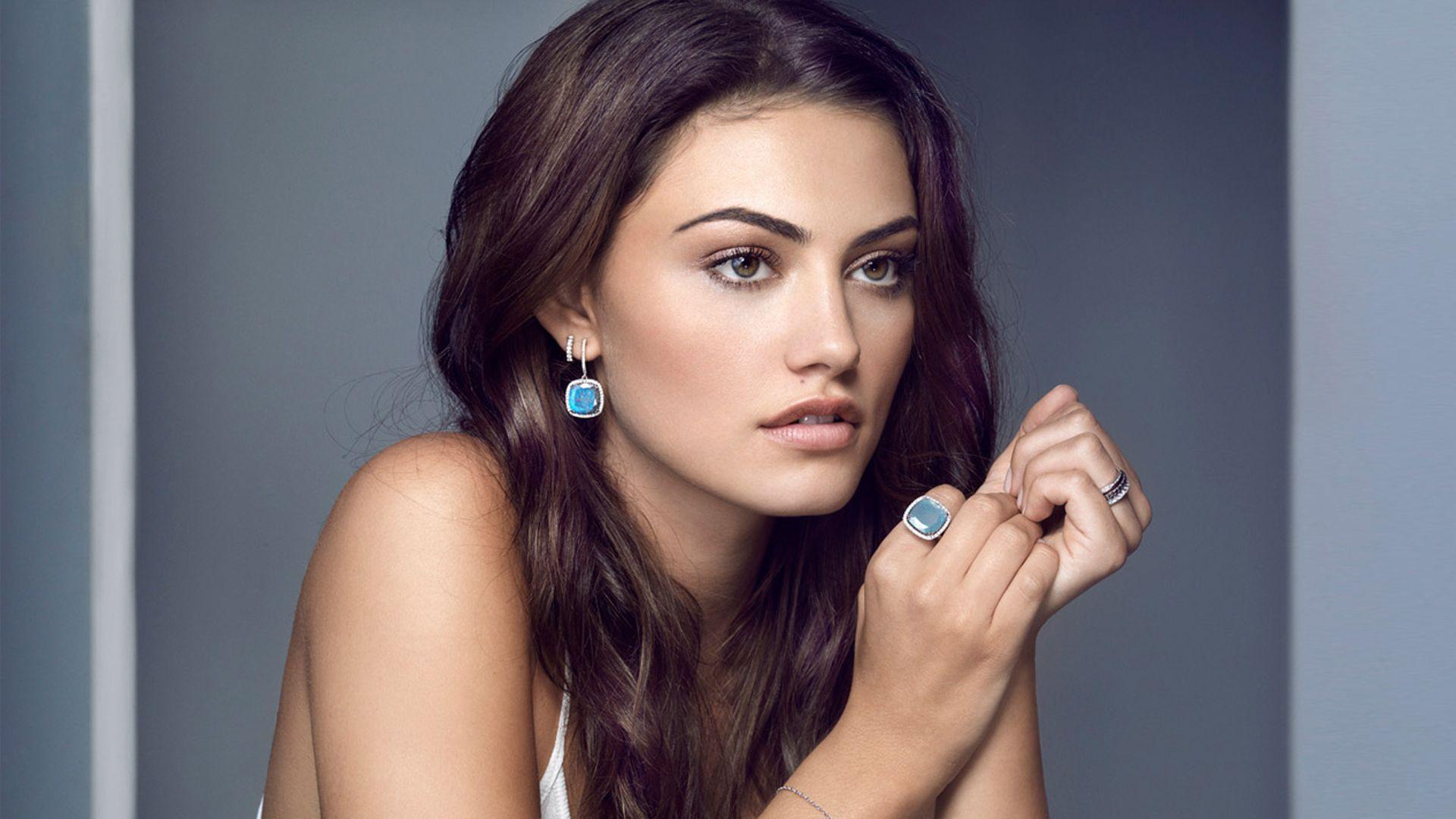 Phoebe Tonkin Wallpapers