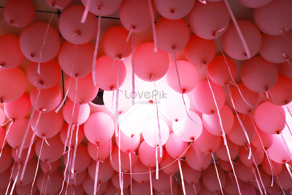 Pink Balloons Wallpapers