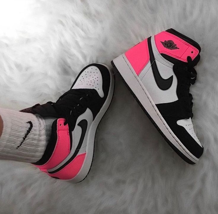 Pink Jordans Shoes Wallpapers