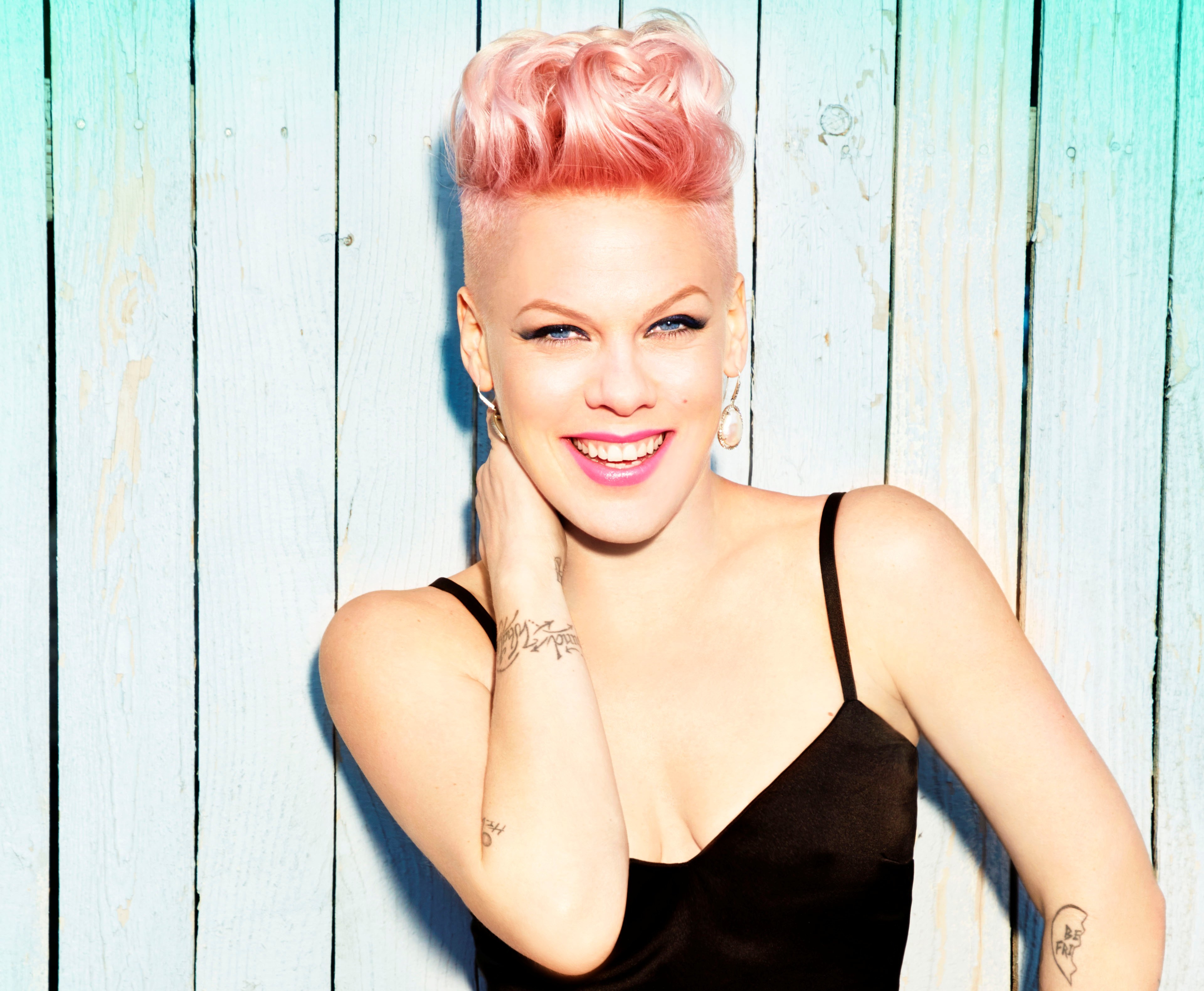 Pink Singer Wallpapers