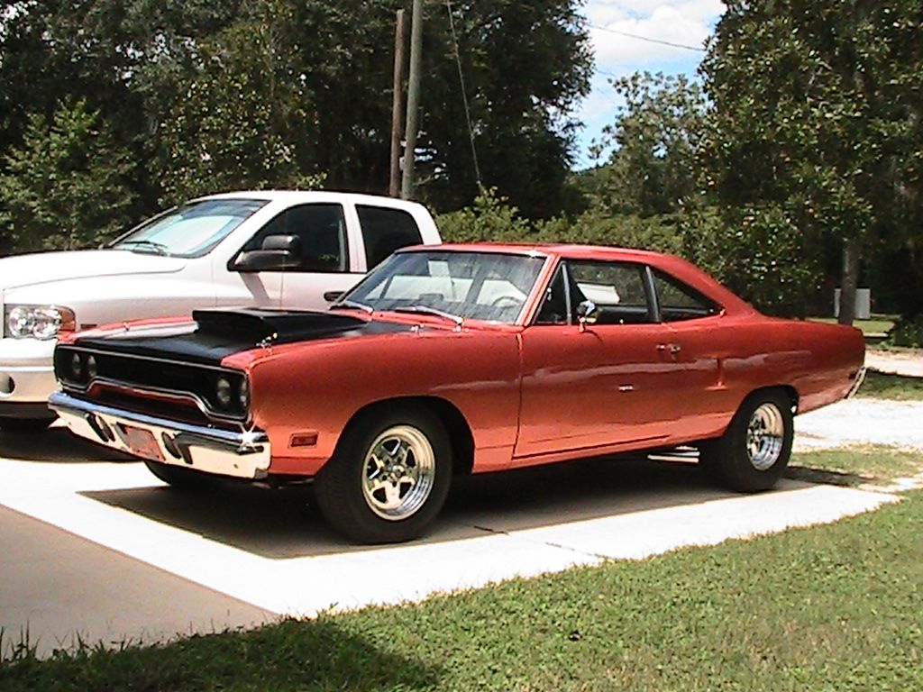 Plymouth Roadrunner Wallpapers