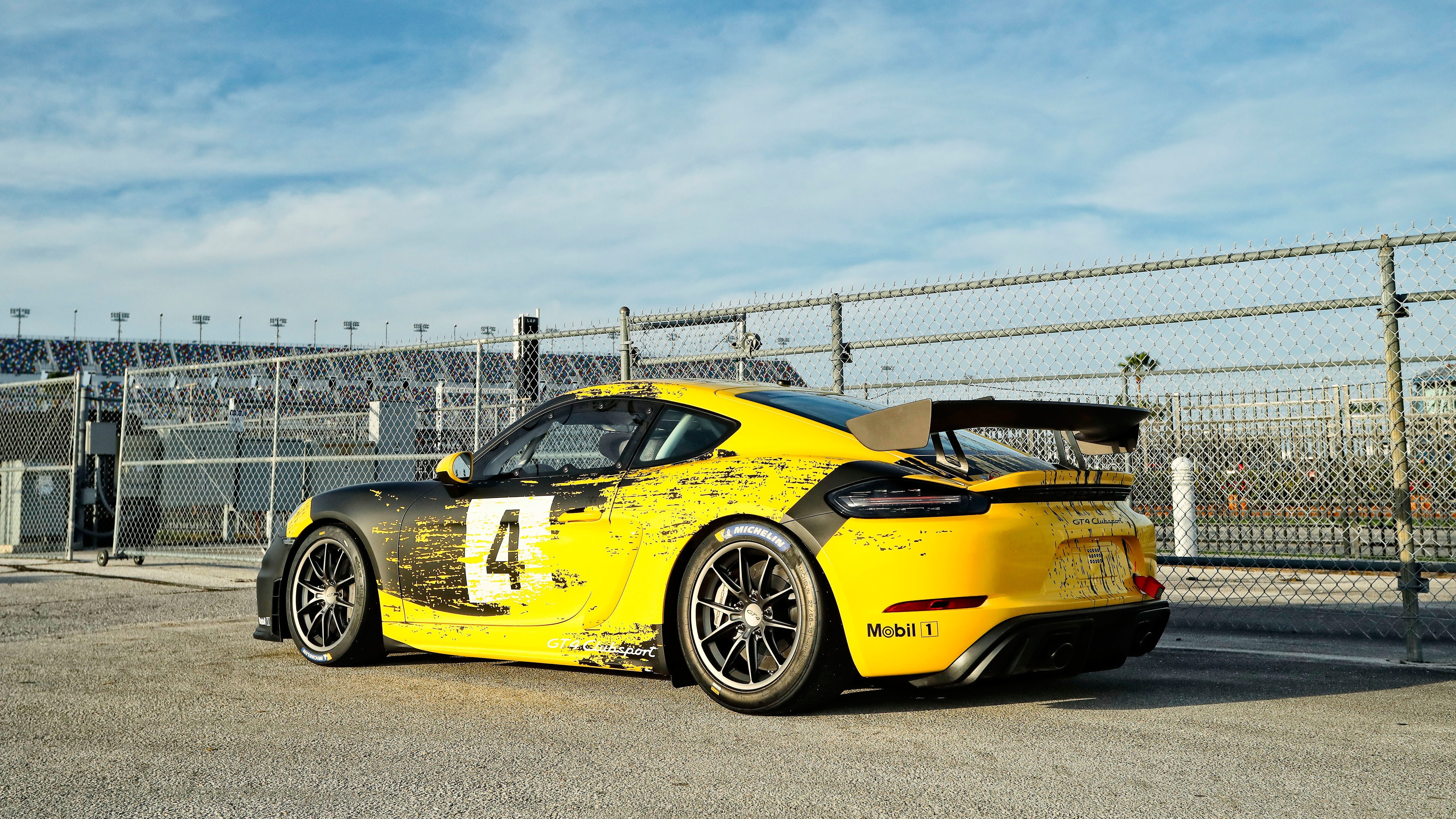 Porsche 718 Cayman Gt4 Clubsport Wallpapers