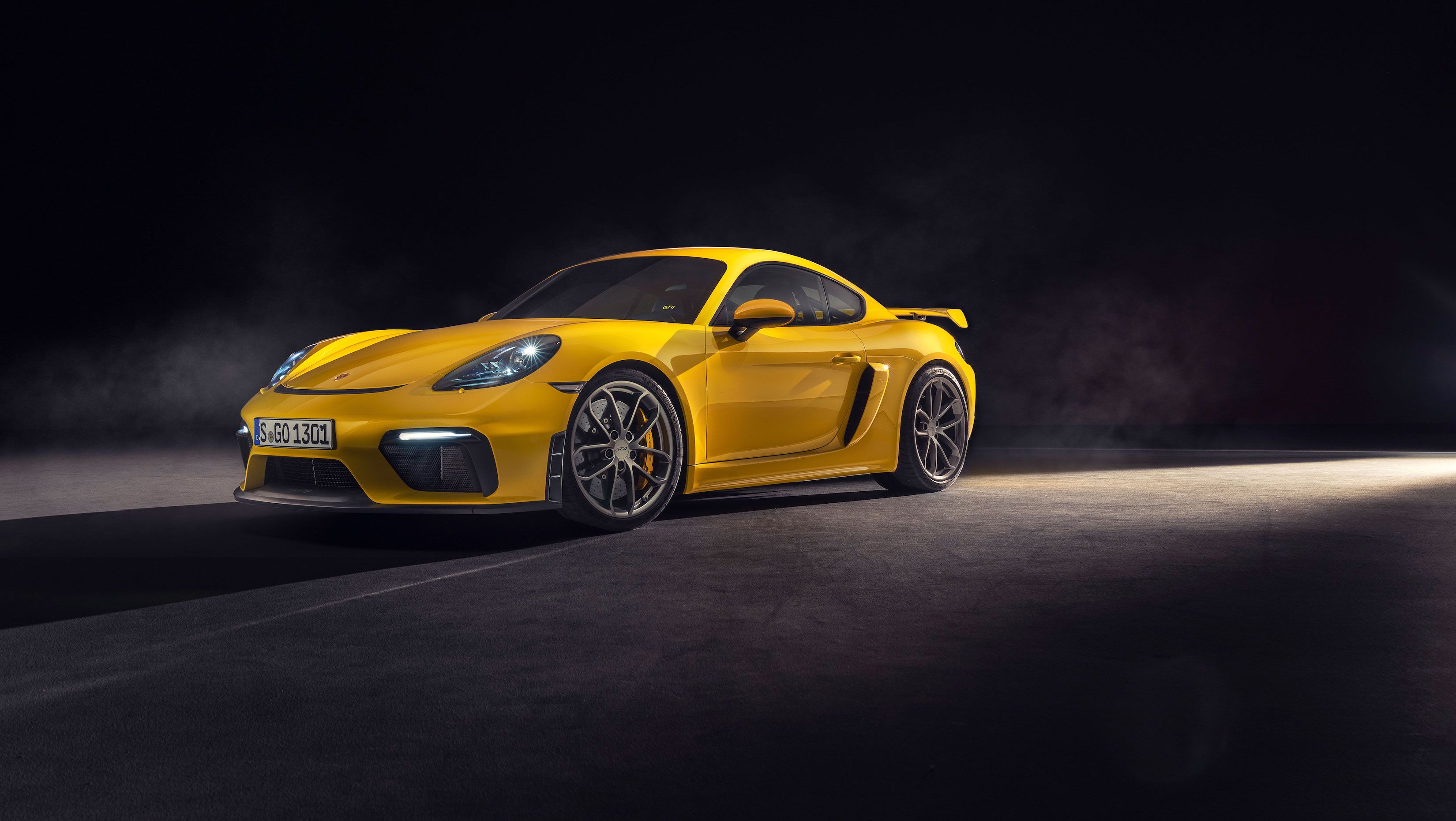 Porsche 718 Cayman T Wallpapers