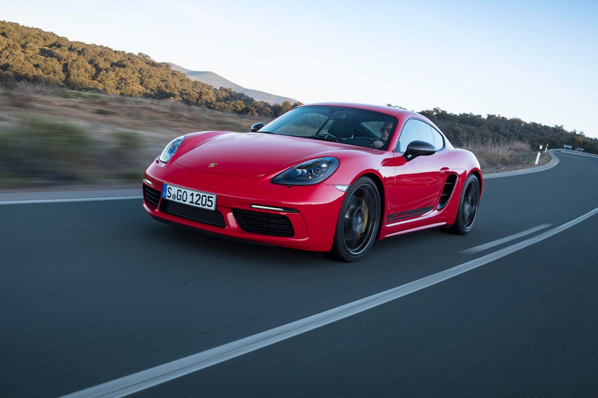 Porsche 718 Cayman T Wallpapers