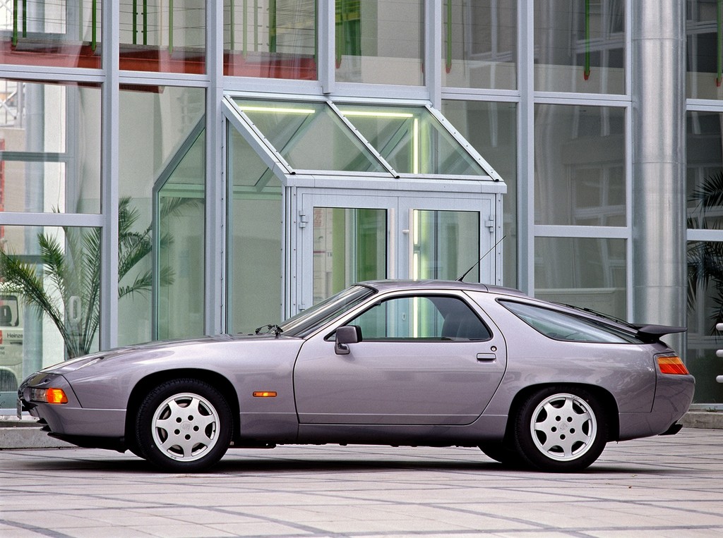 Porsche 928 S4 Wallpapers