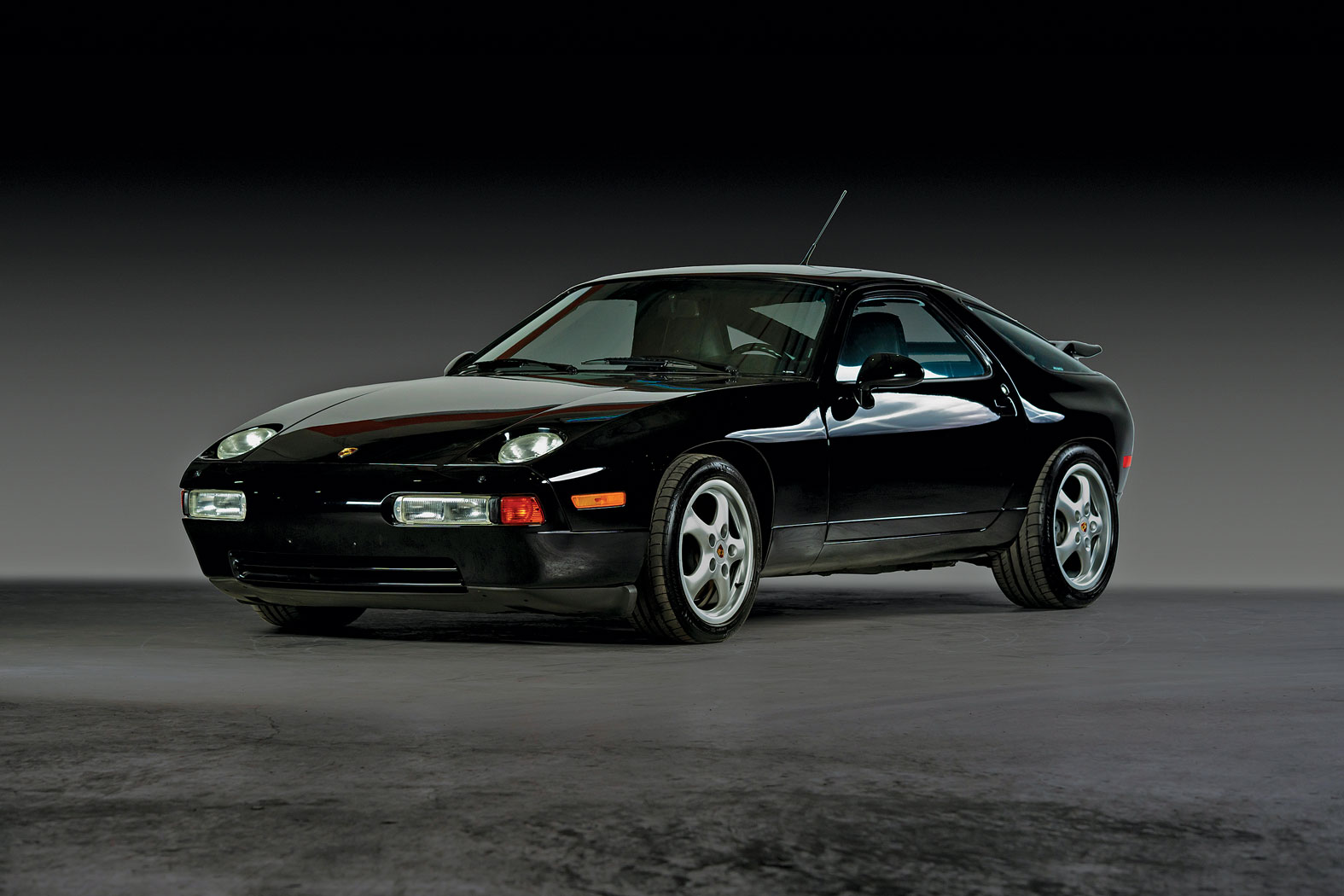 Porsche 928 S4 Wallpapers