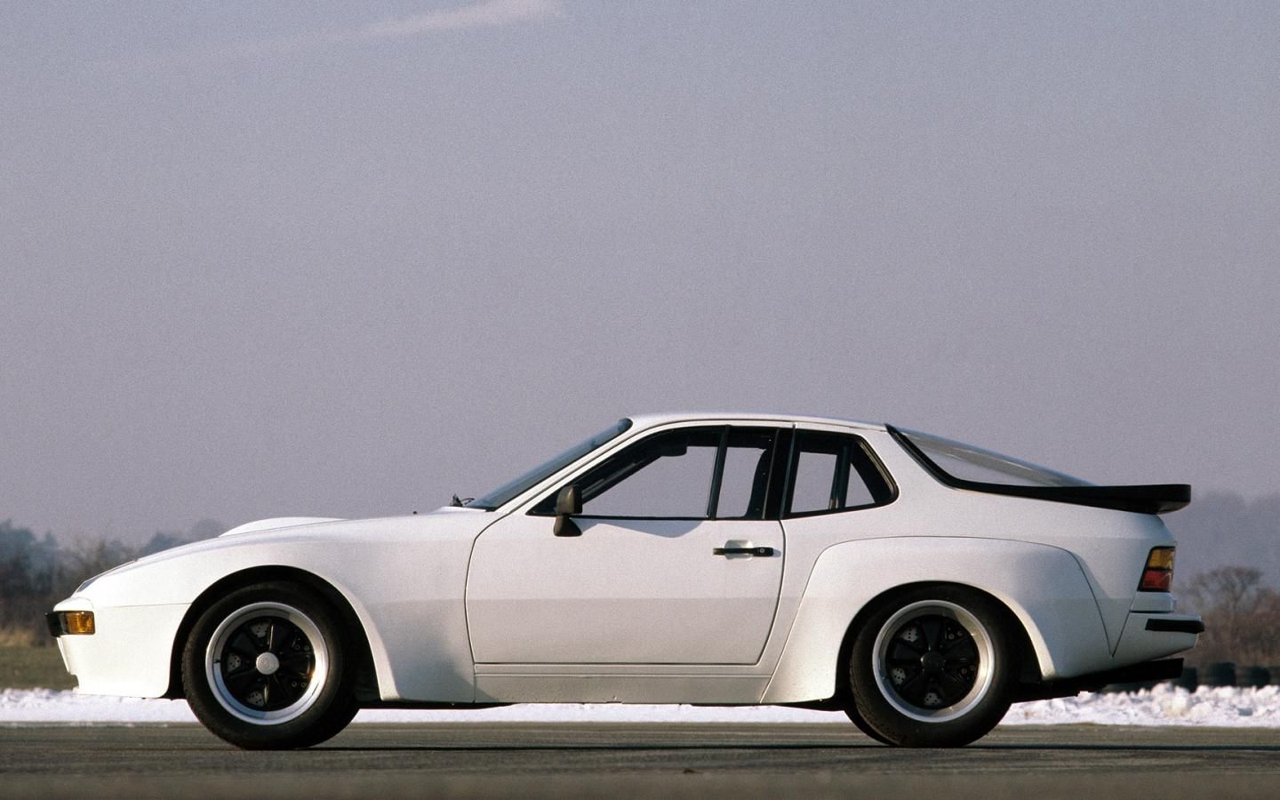 Porsche 944 Wallpapers