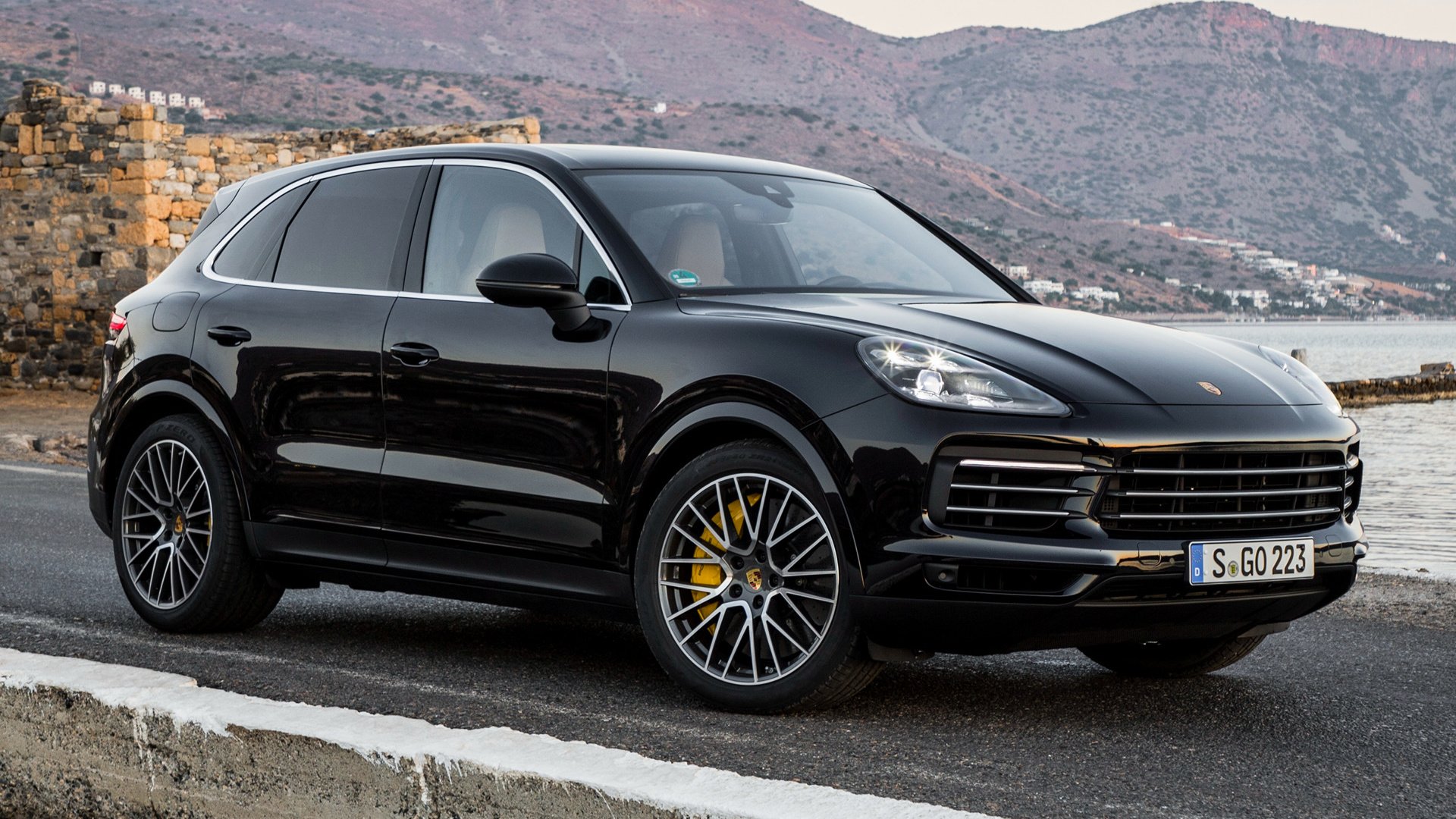 Porsche Cayenne 2017 Wallpapers