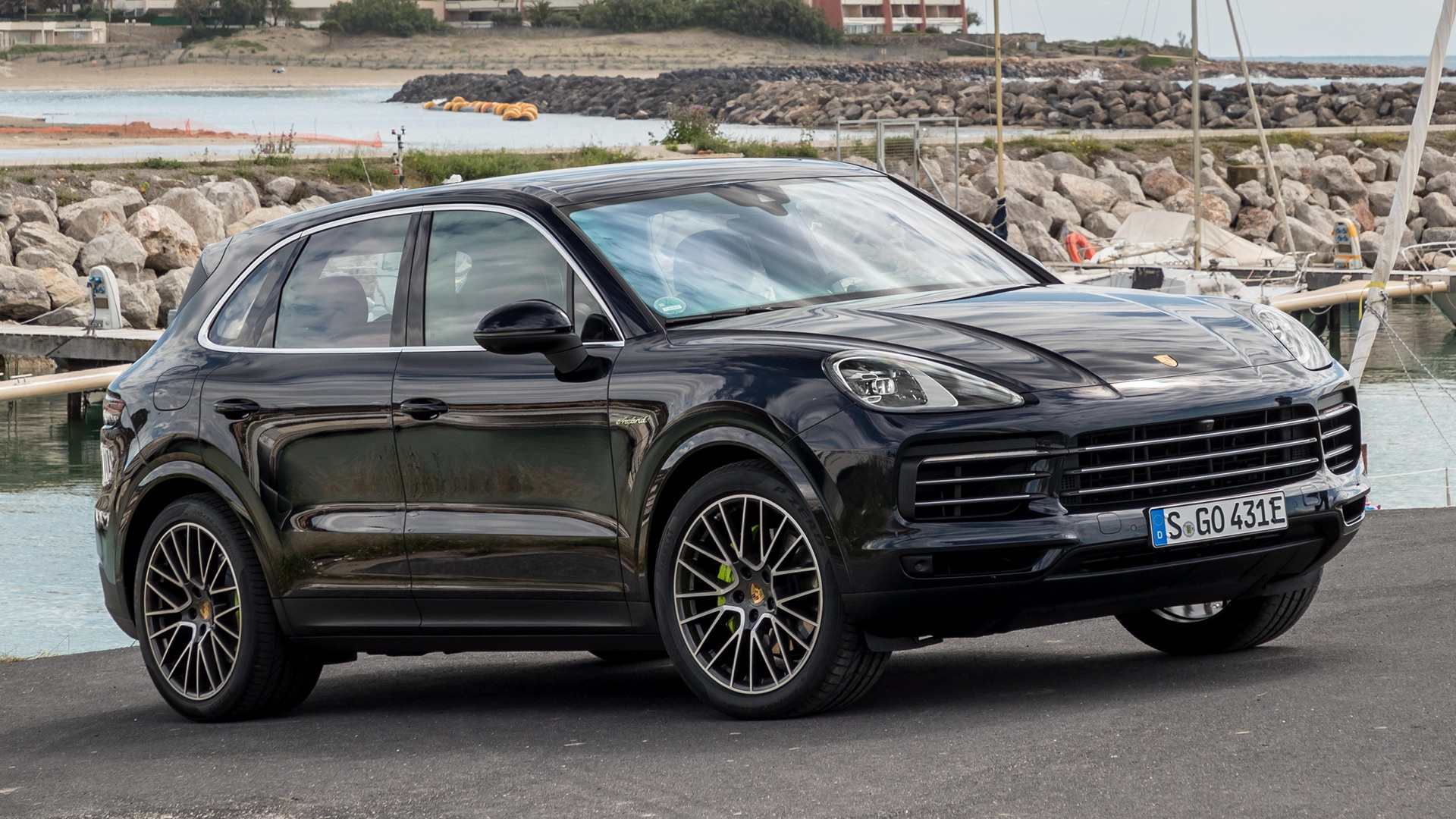 Porsche Cayenne E-Hybrid Wallpapers