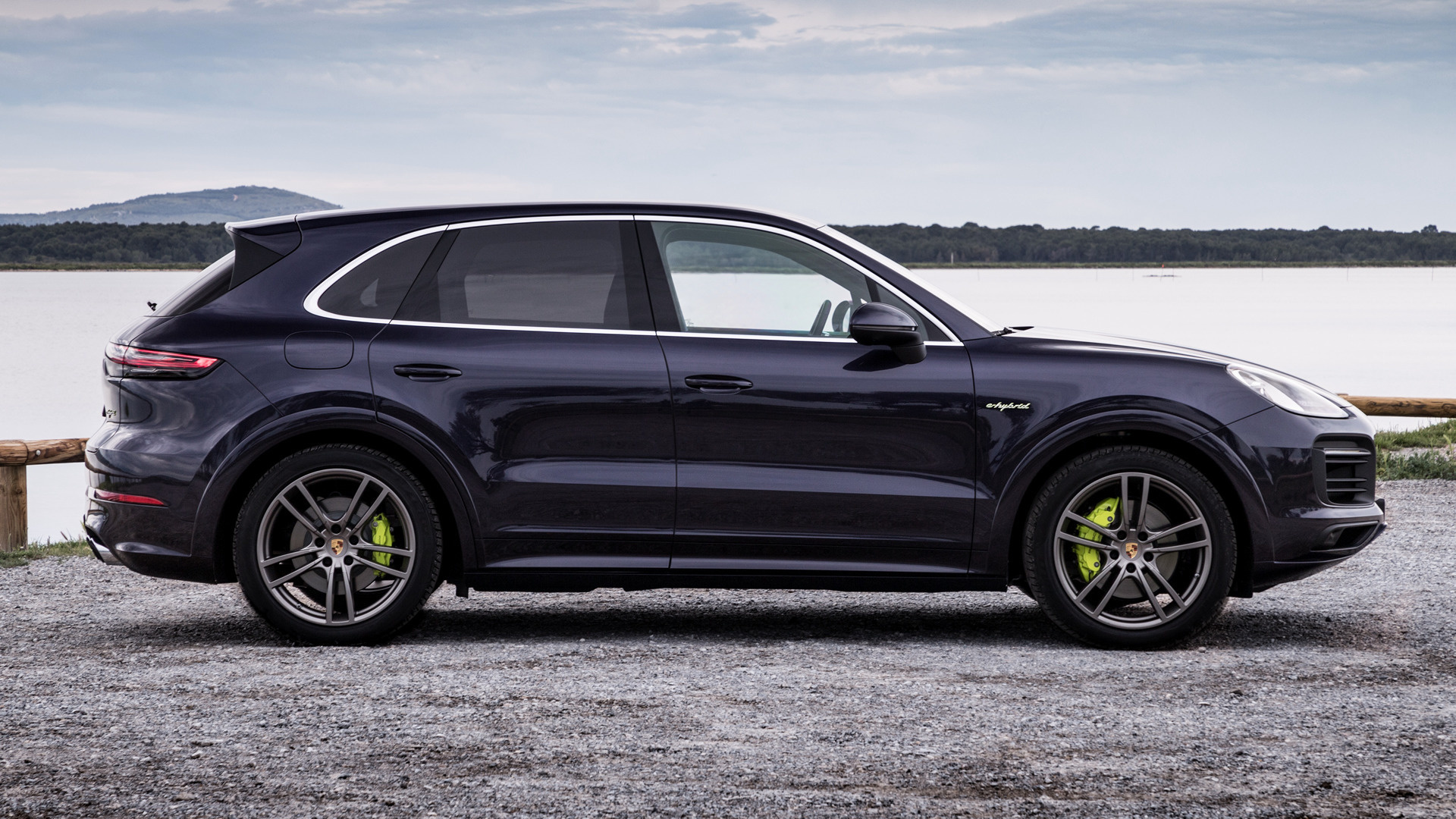 Porsche Cayenne E-Hybrid Wallpapers