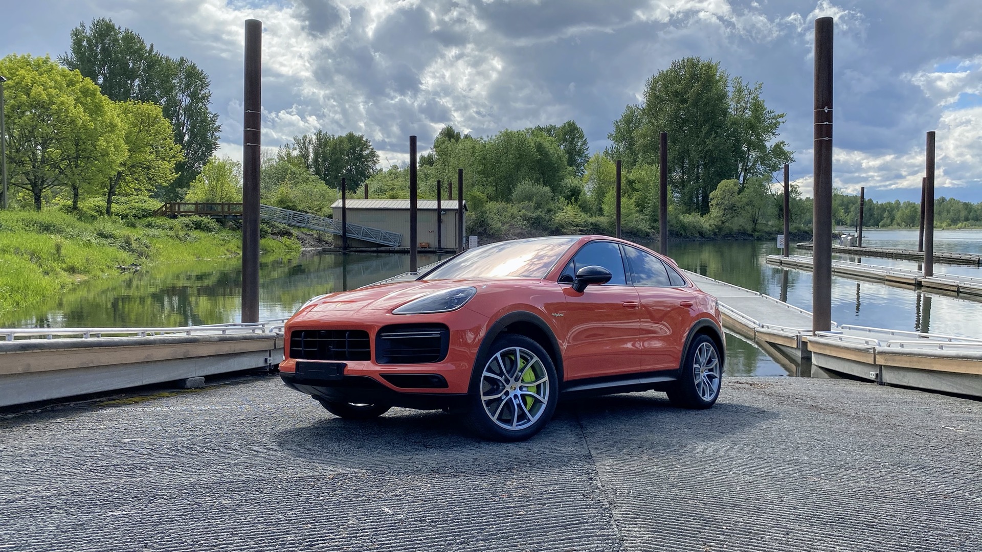 Porsche Cayenne Turbo S Wallpapers