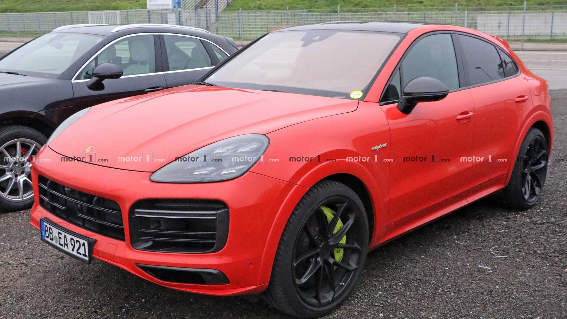 Porsche Cayenne Turbo S Wallpapers