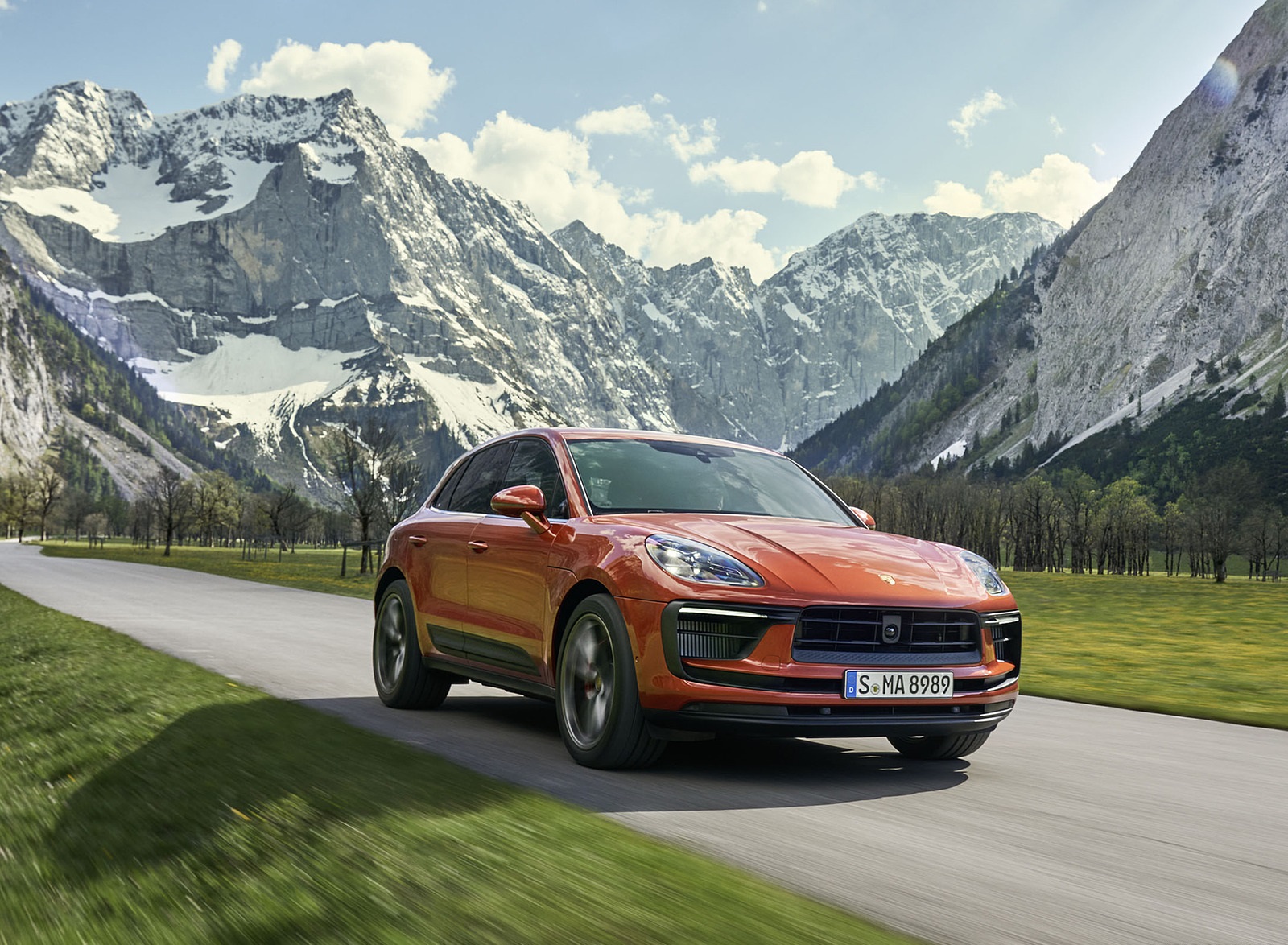 Porsche Macan S Wallpapers