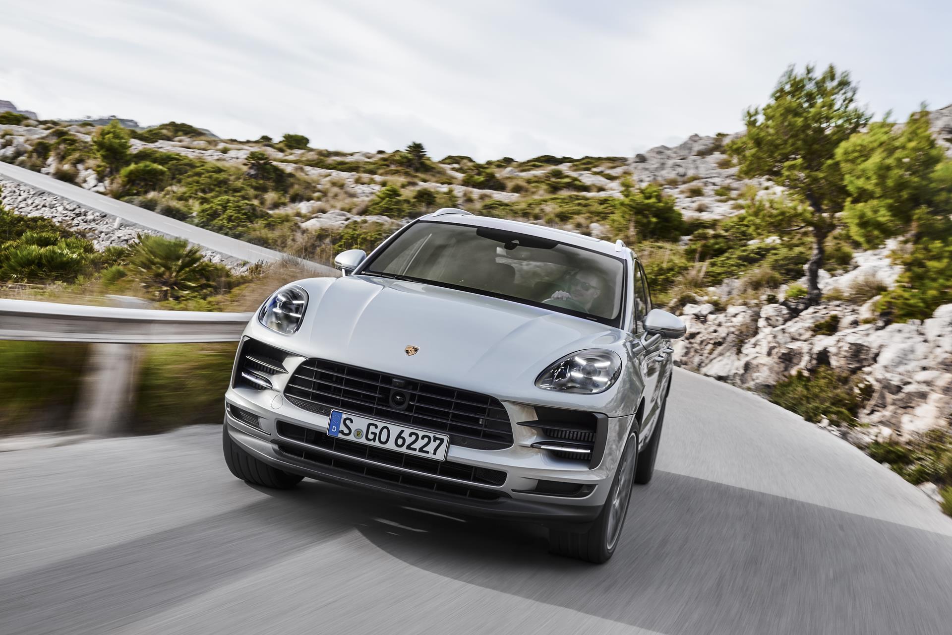 Porsche Macan S Wallpapers