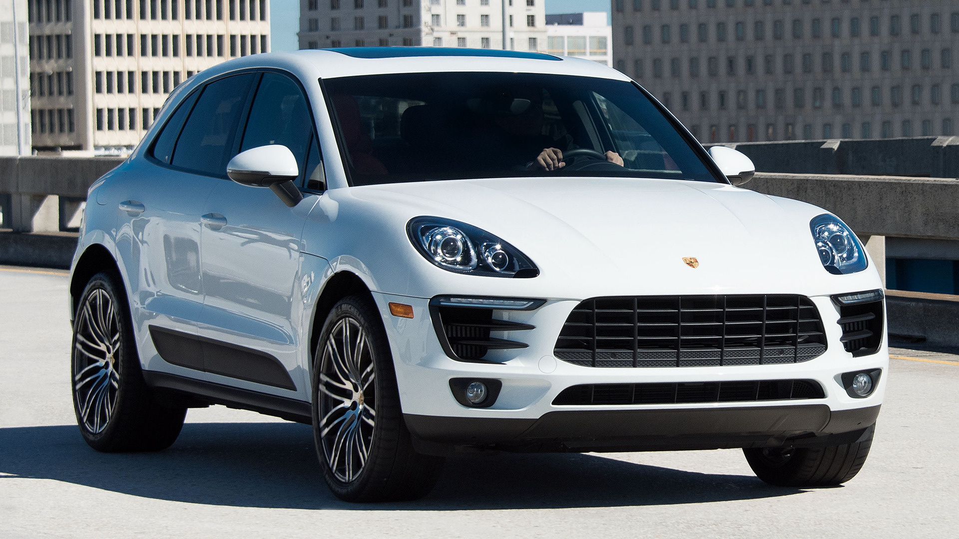 Porsche Macan S Wallpapers