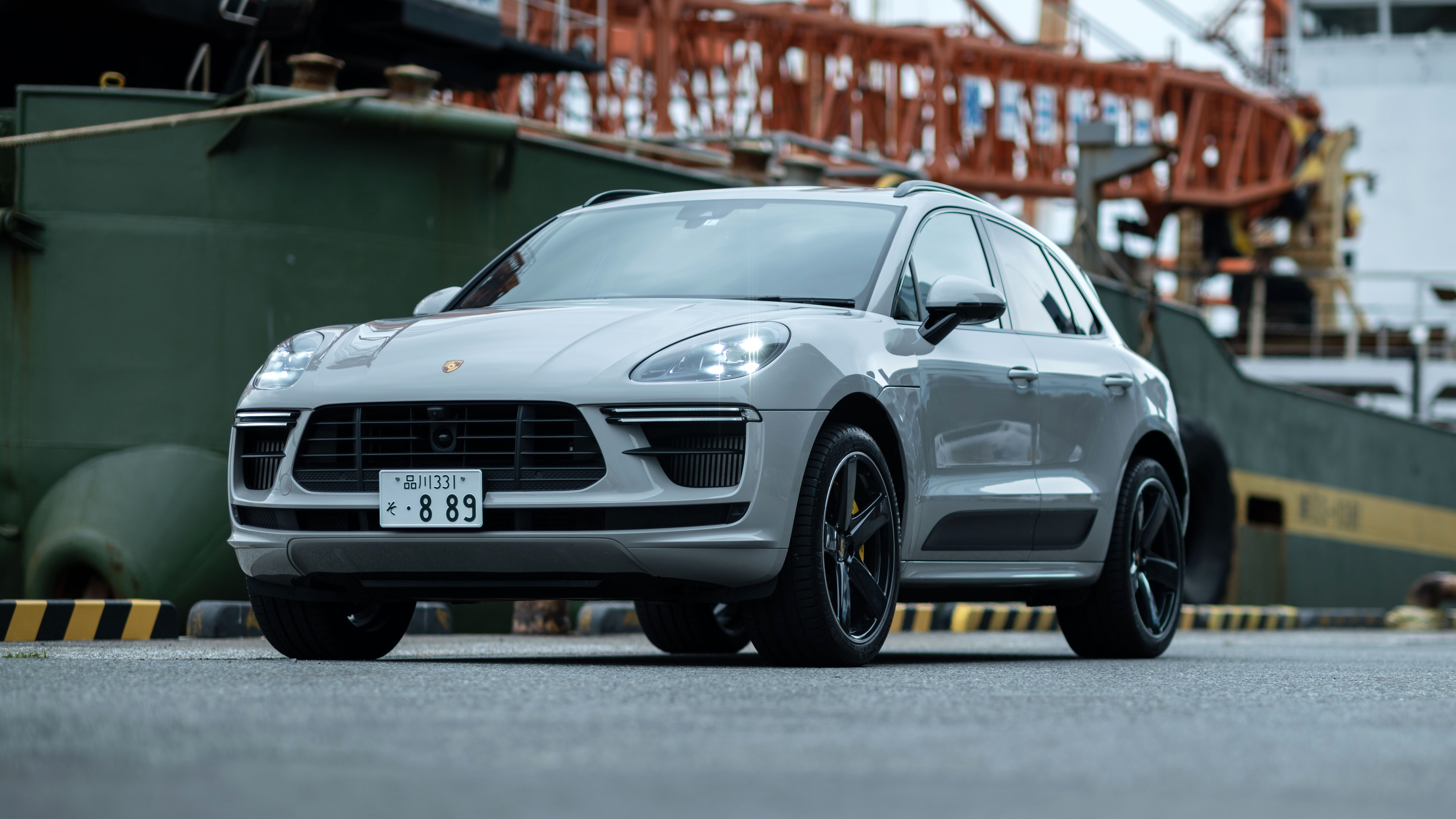 Porsche Macan Turbo Wallpapers