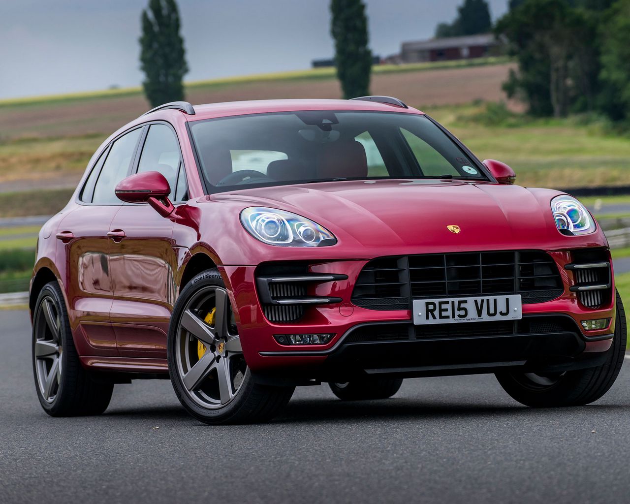 Porsche Macan Turbo Wallpapers