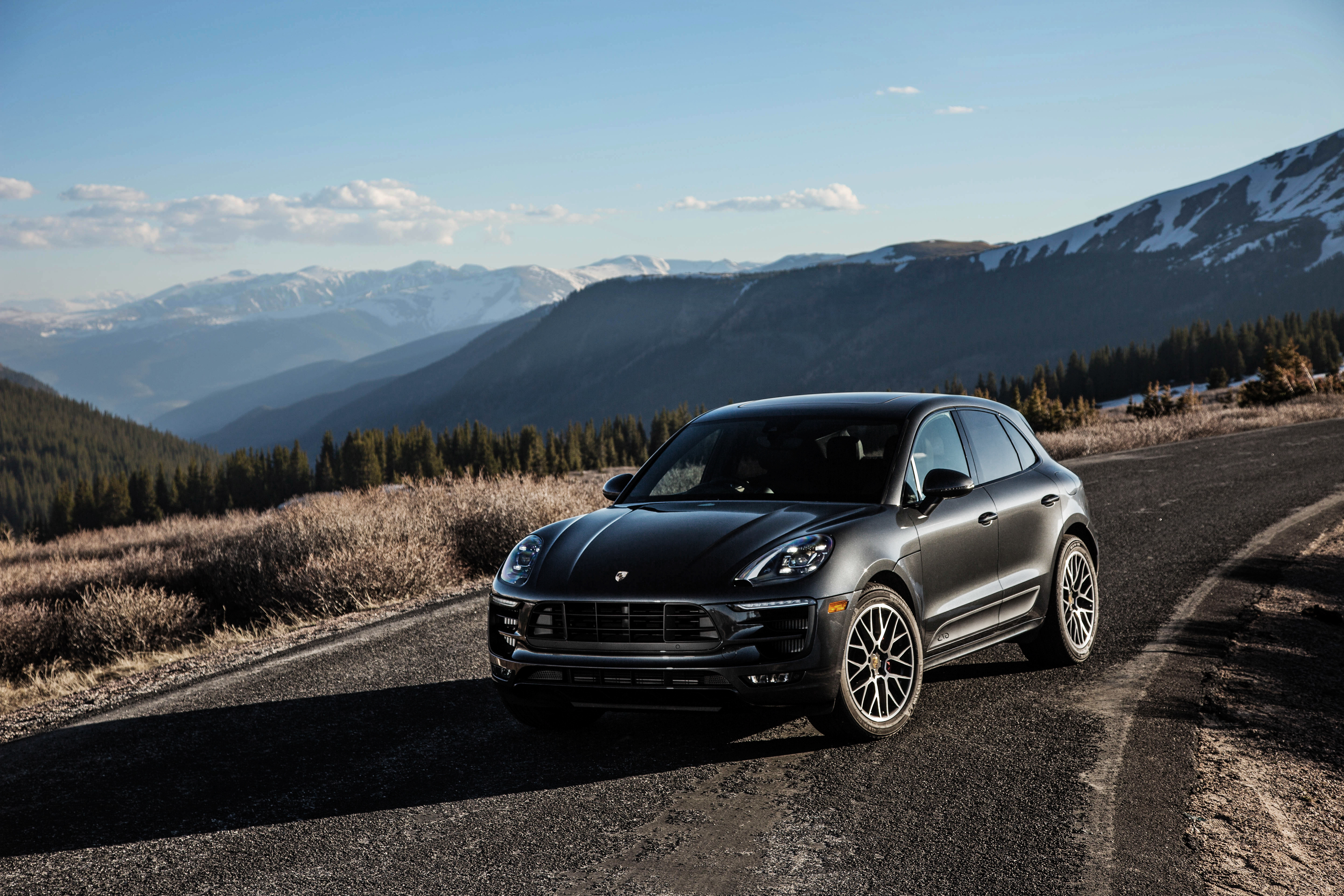 Porsche Macan Wallpapers