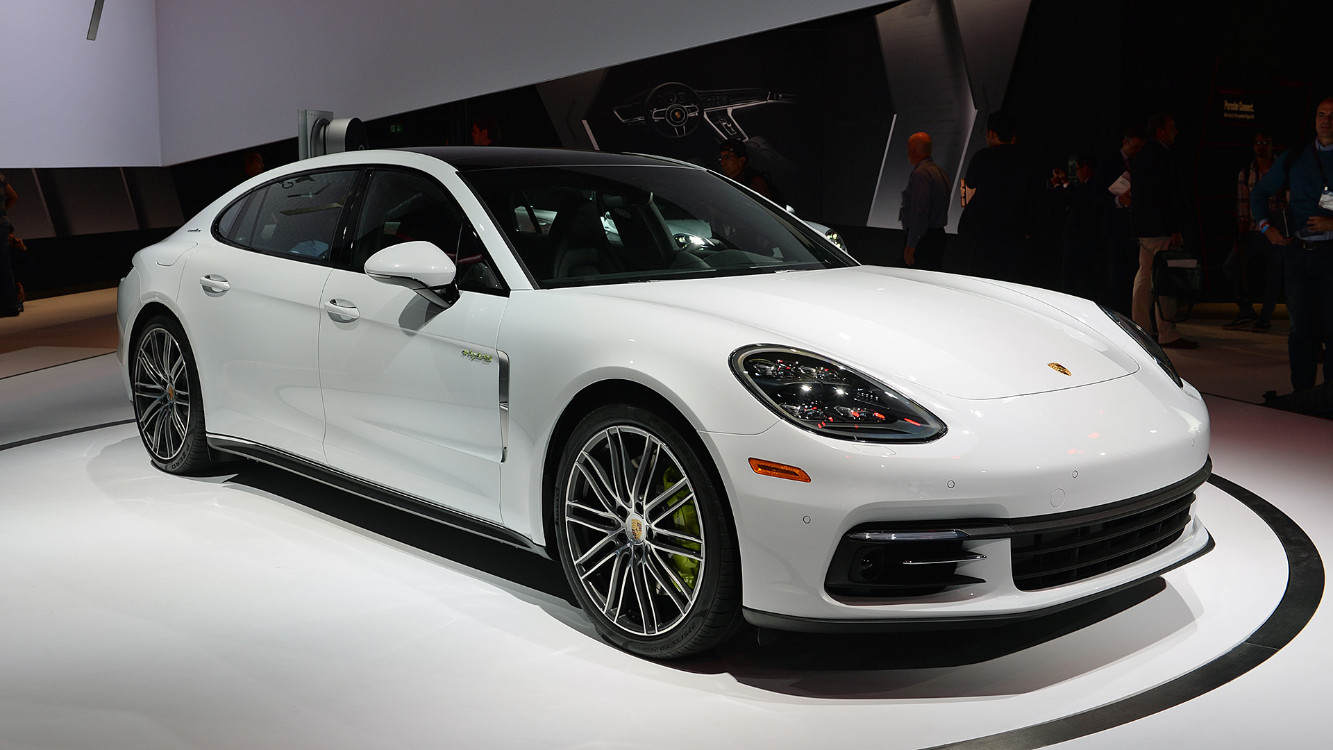 Porsche Panamera 4 E-Hybrid Sport Turismo Sportdesign Package Wallpapers