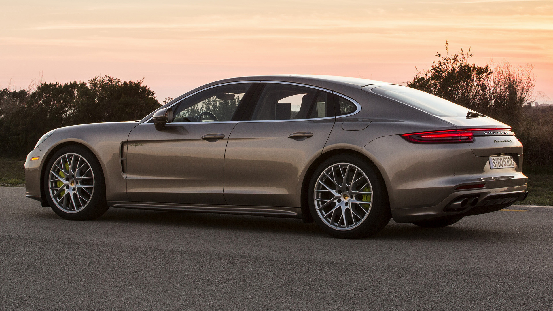 Porsche Panamera 4 E-Hybrid Sport Turismo Sportdesign Package Wallpapers