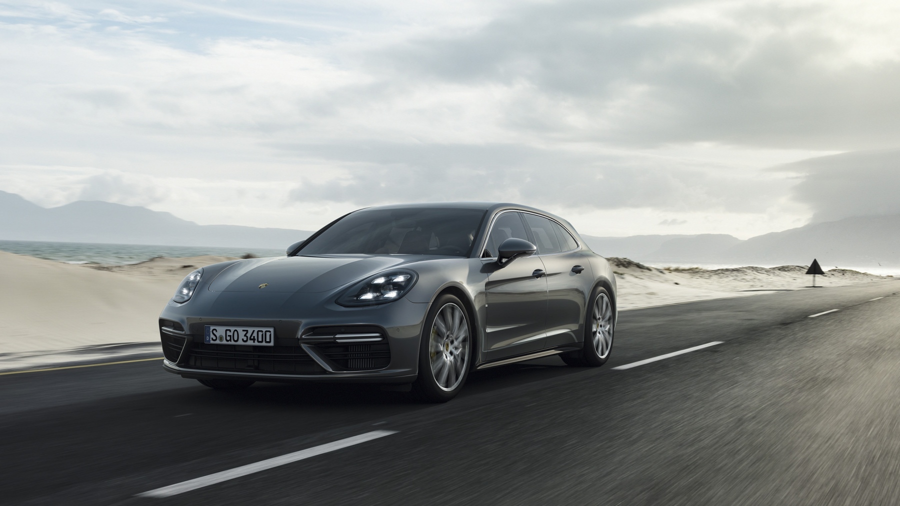 Porsche Panamera 4S Sport Turismo Wallpapers