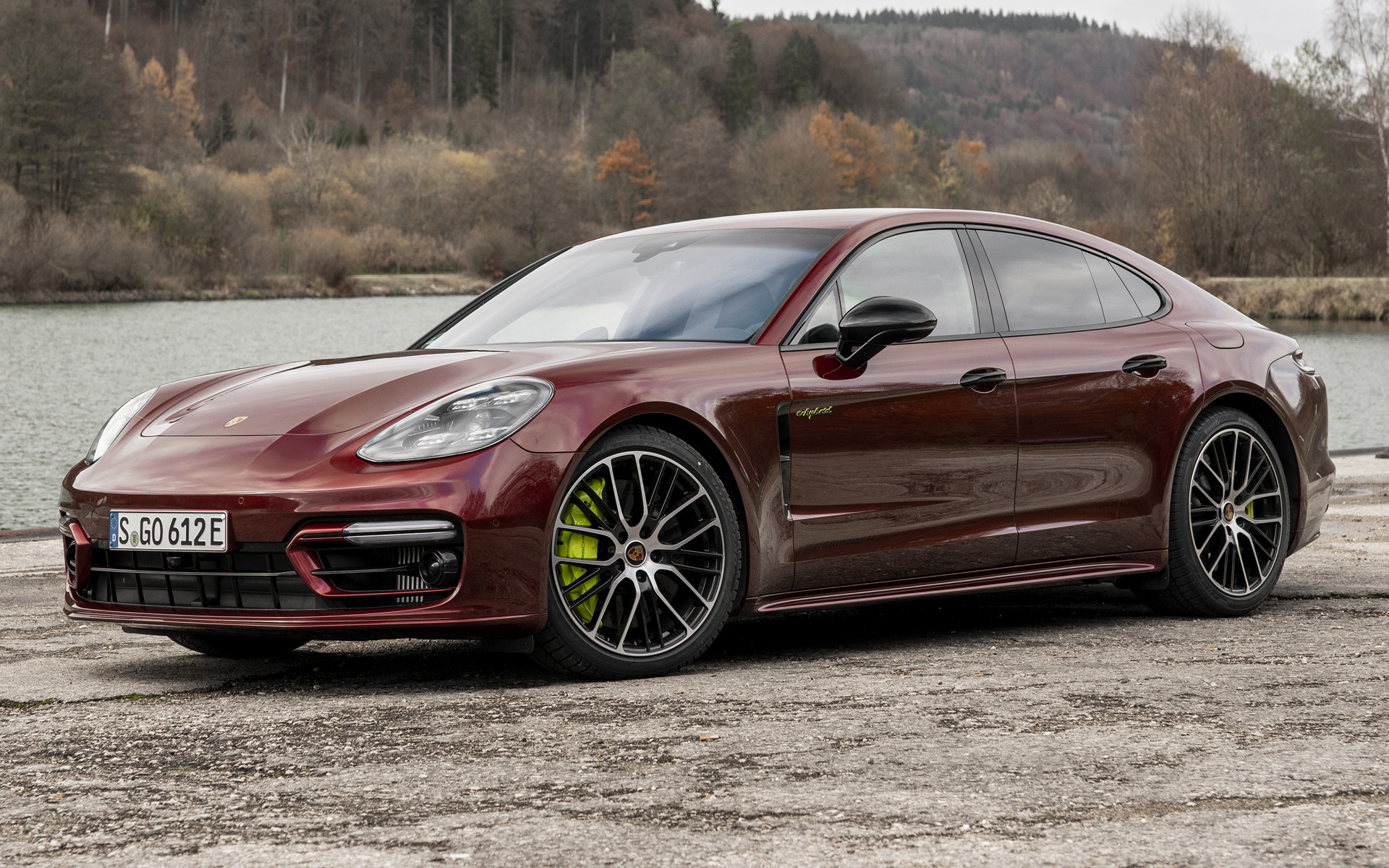 Porsche Panamera 4S Sportdesign Package Wallpapers